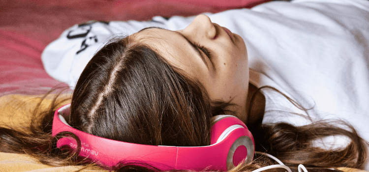 Apprendre l’anglais en dormant : est-ce possible ?