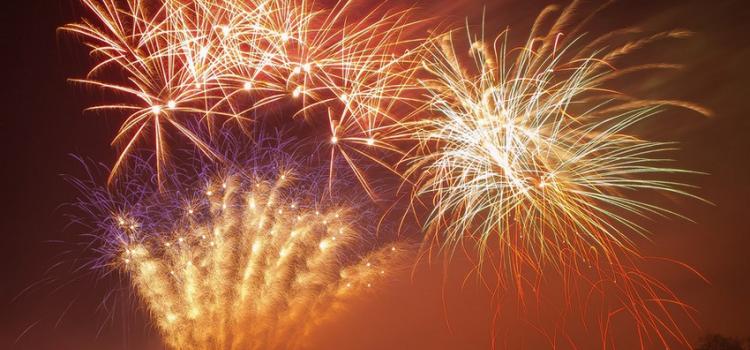 nametag - Fawkes Night - credit : William warby (unsplash)